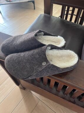 Birkenstock Sherpa lined slip ons US8 mule